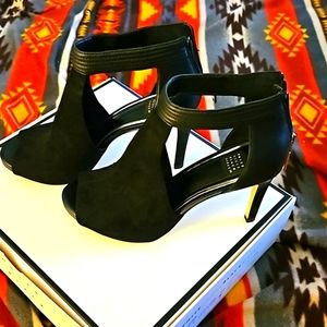 Beautifull WHBM open toe stiletto heels.